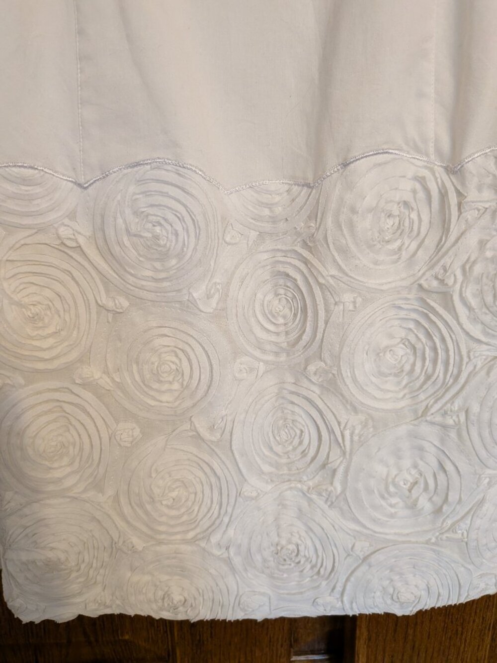 White Adrianna Papell Dress. Size 8. - Picture 5 of 5